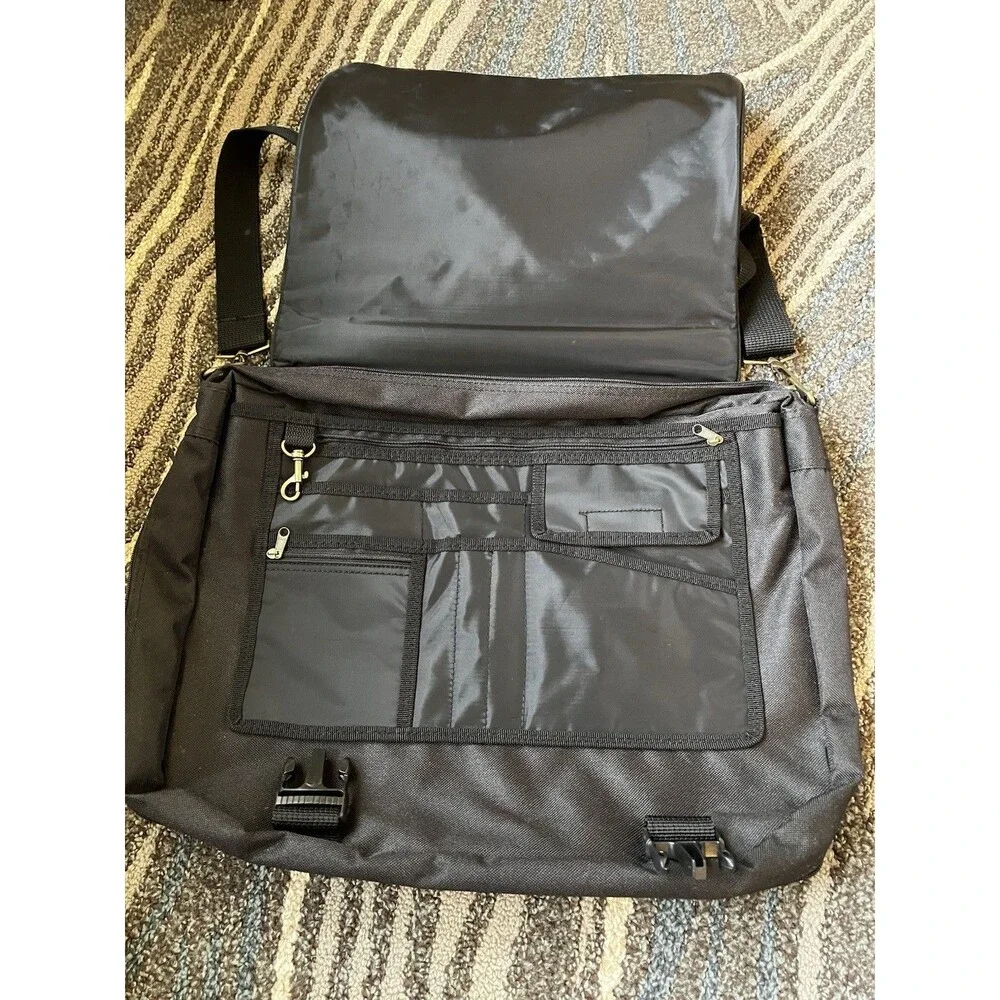 Leeds Black Canvas Messenger Computer Bag North West Zipper